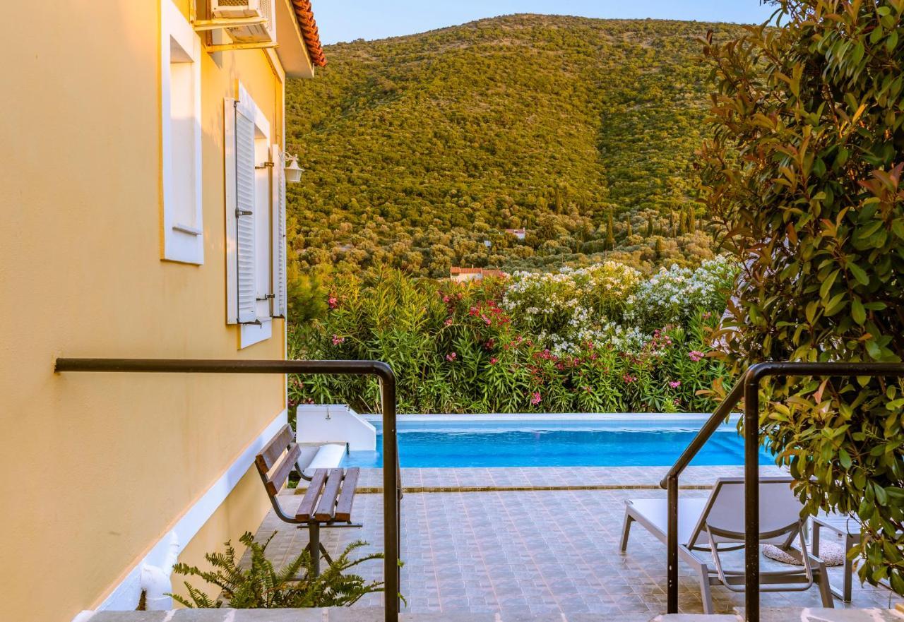 Mouzakis Villas Agia Paraskevi  Exterior photo