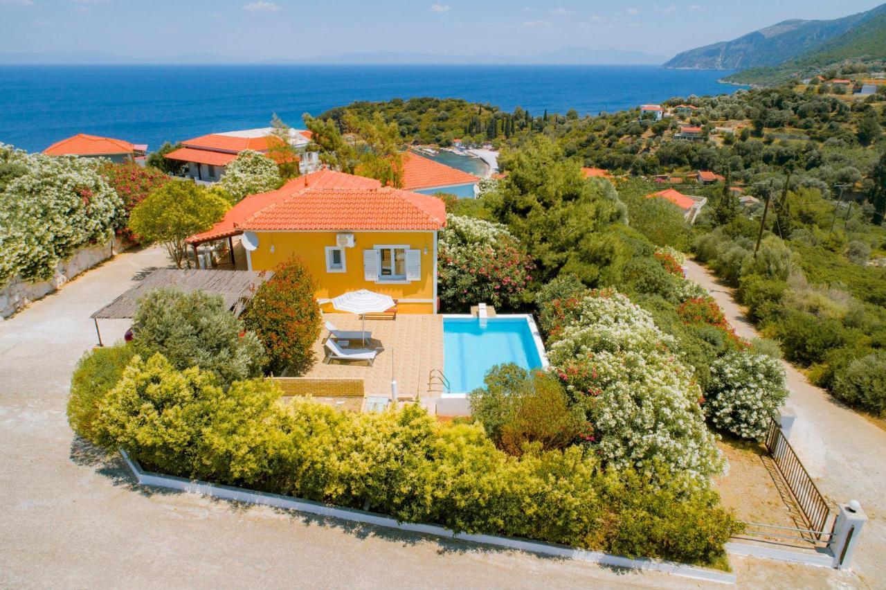 Mouzakis Villas Agia Paraskevi  Exterior photo